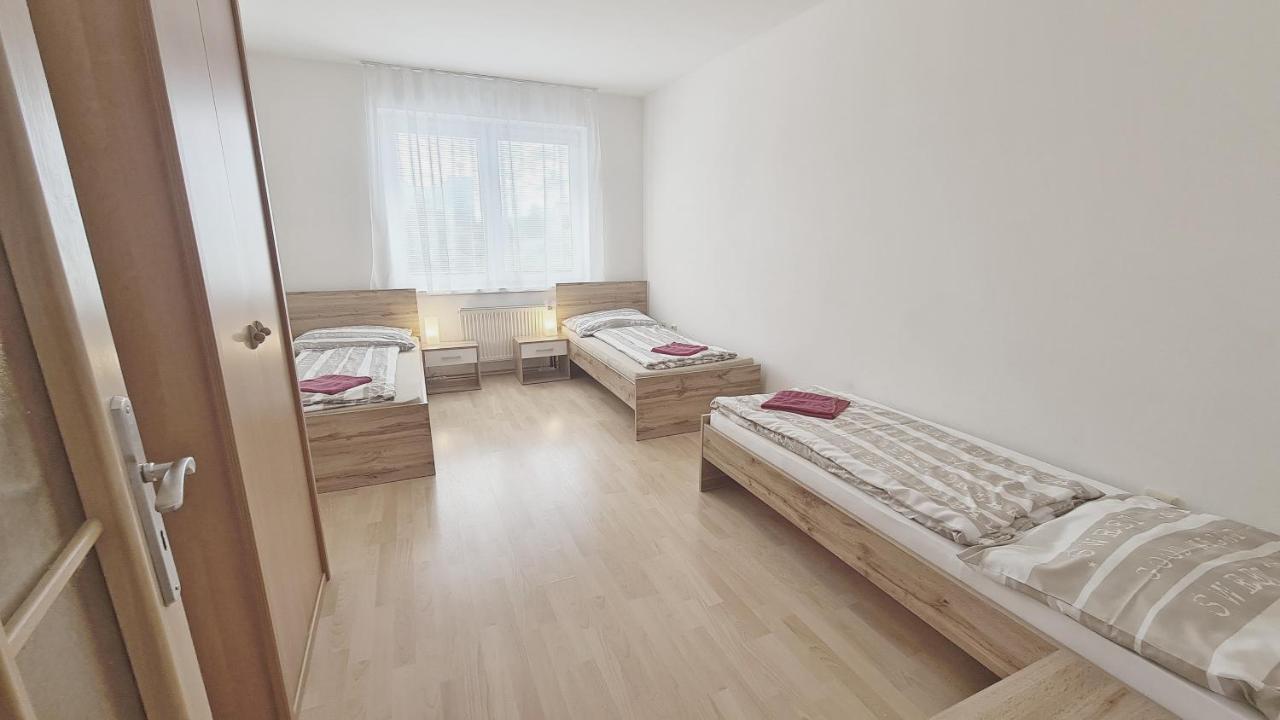 Apartmany Zlatovska Trenčín Εξωτερικό φωτογραφία