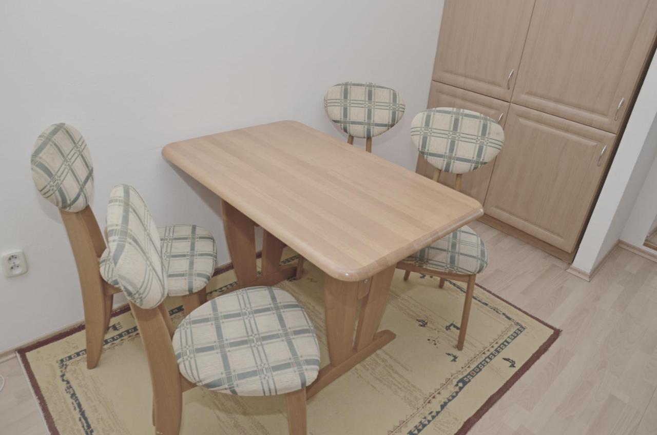 Apartmany Zlatovska Trenčín Εξωτερικό φωτογραφία