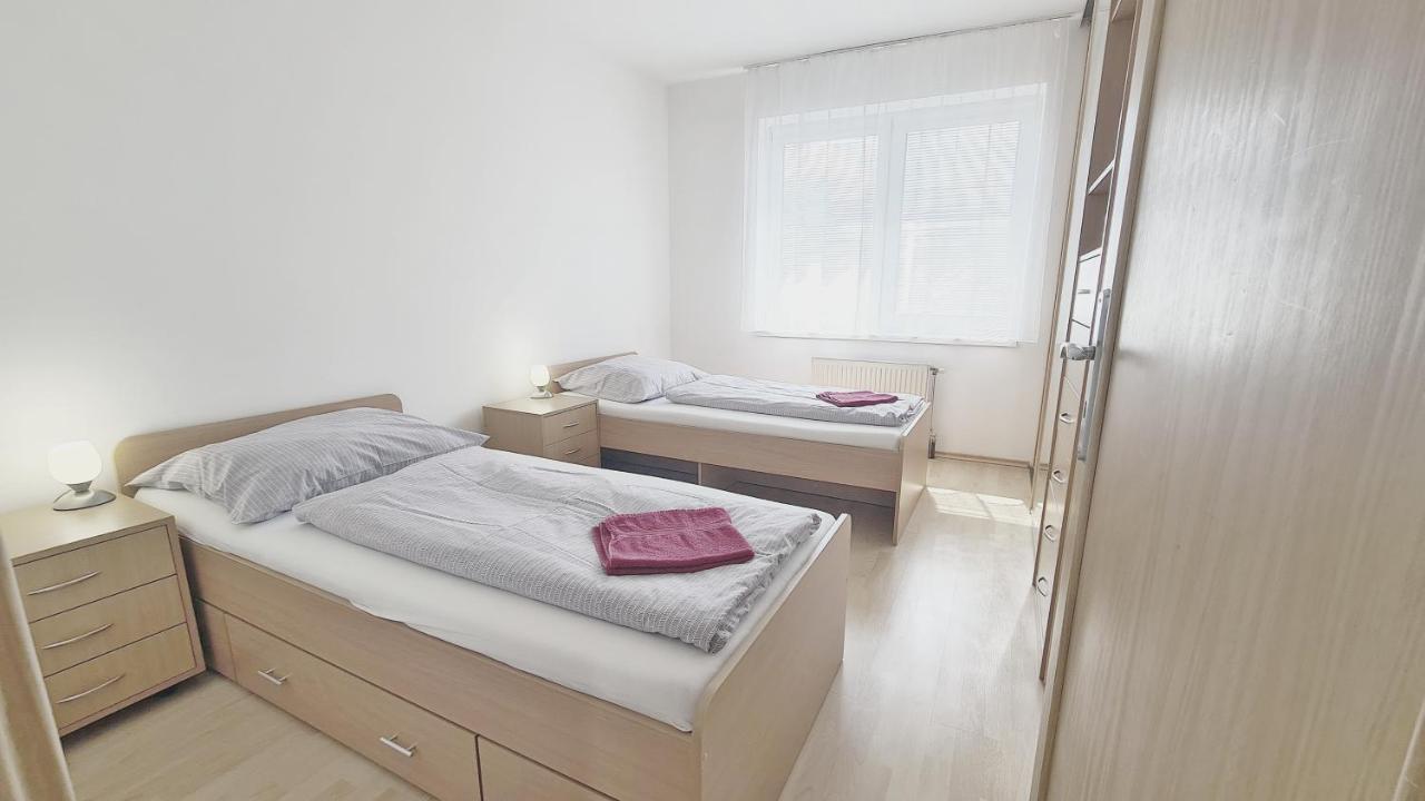 Apartmany Zlatovska Trenčín Εξωτερικό φωτογραφία