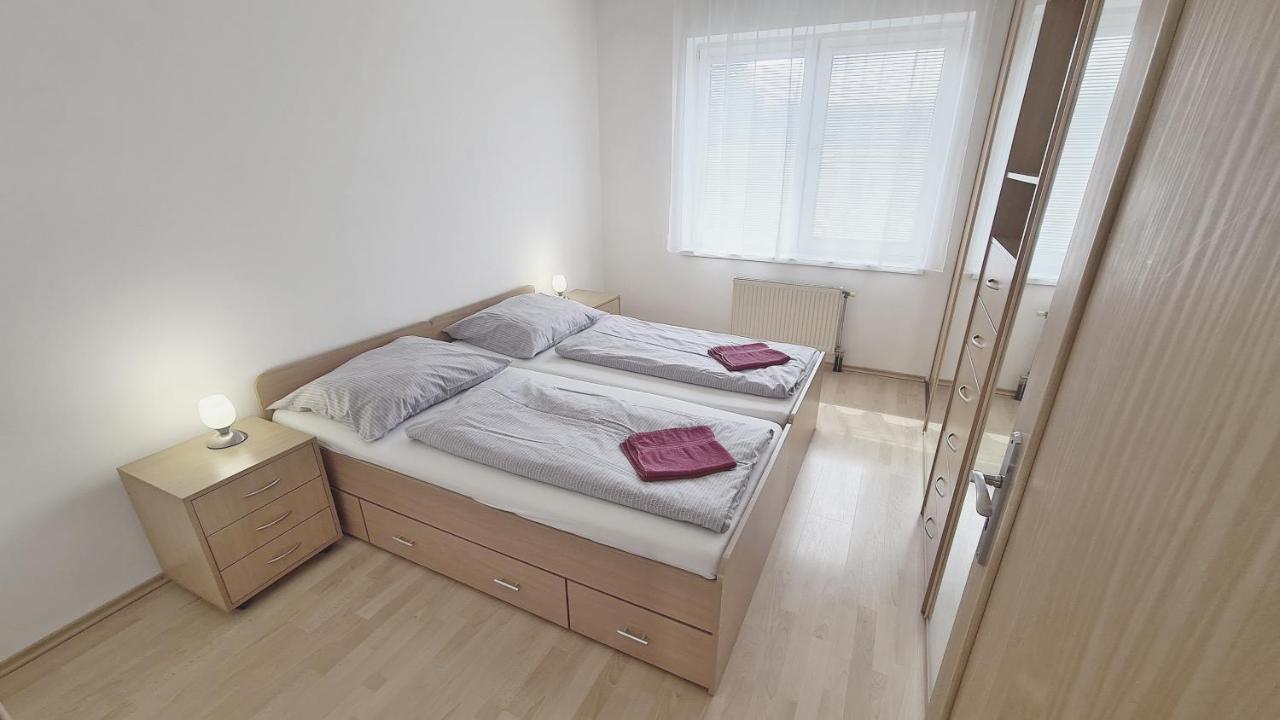 Apartmany Zlatovska Trenčín Εξωτερικό φωτογραφία