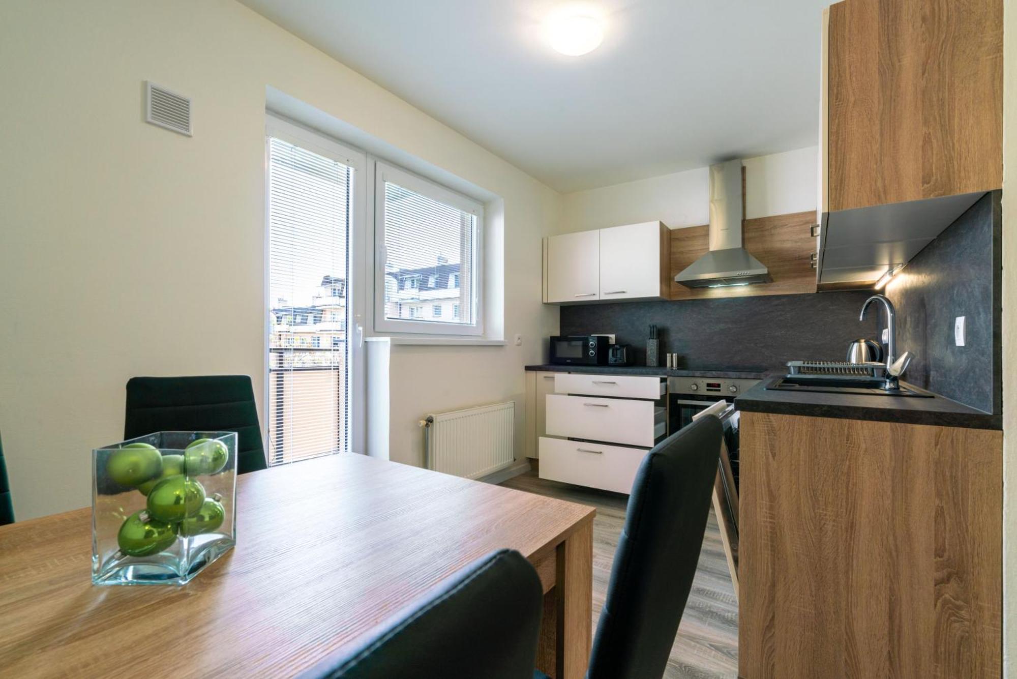 Apartmany Zlatovska Trenčín Εξωτερικό φωτογραφία