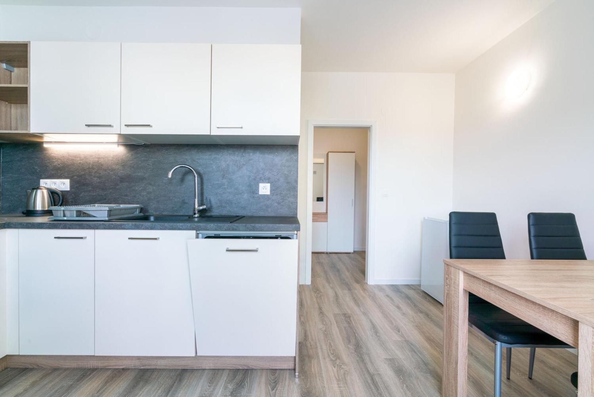 Apartmany Zlatovska Trenčín Εξωτερικό φωτογραφία